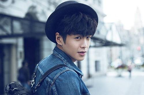 张若昀香烟爆料视频播放,揭秘明星私生活瞬间